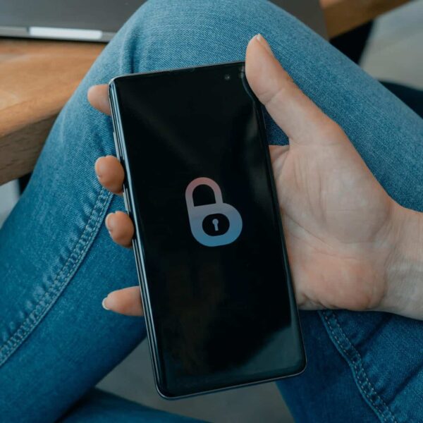 تحديث واتساب الذهبي V4 2026: التحديث النهائي + حل مشكلة تعذر ربط الجهاز + طريقة تشغيل واتساب الذهبي بعد الحظر نهائيًا (WhatsApp Gold V4)