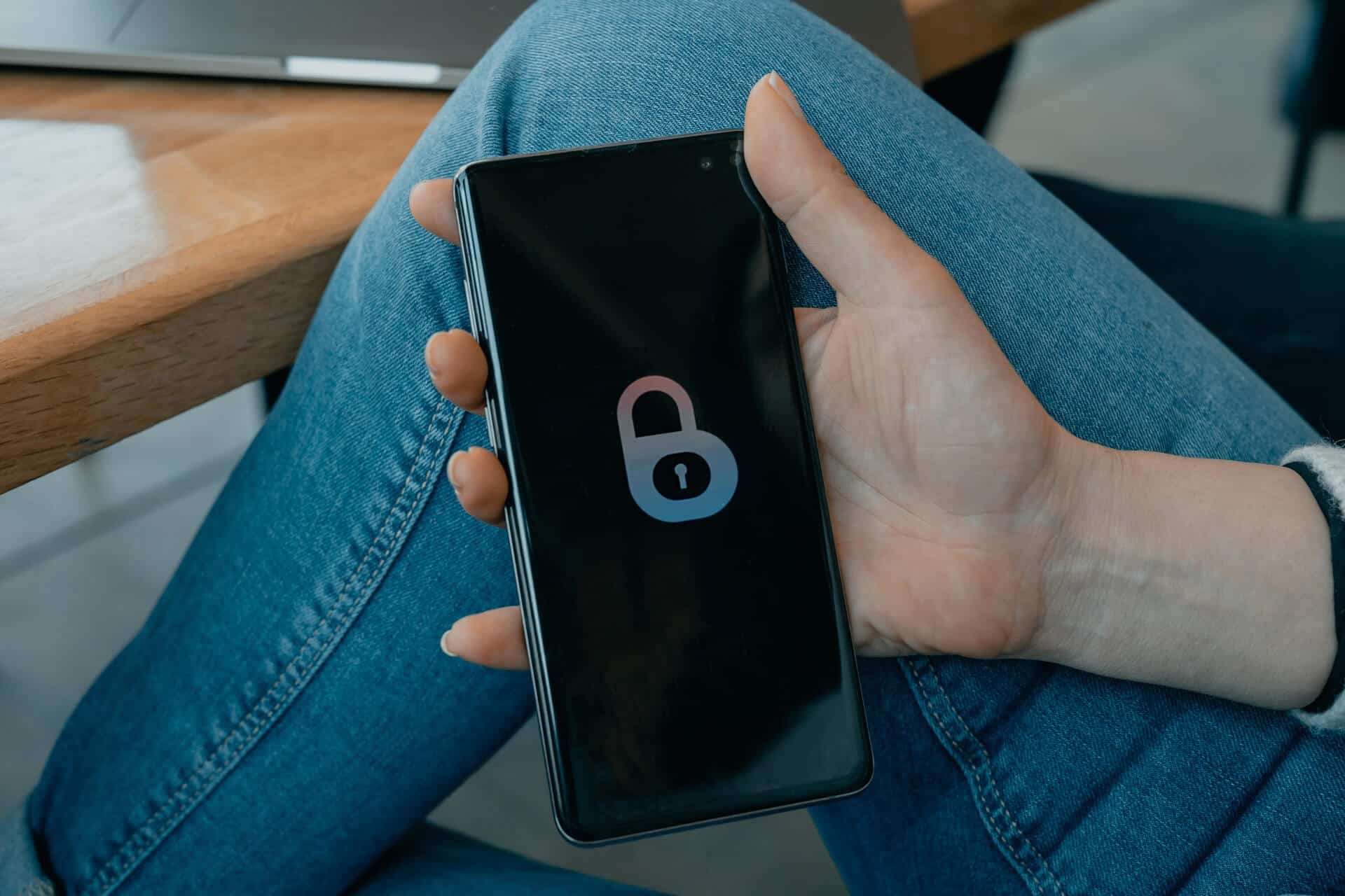 تحديث واتساب الذهبي V4 2026: التحديث النهائي + حل مشكلة تعذر ربط الجهاز + طريقة تشغيل واتساب الذهبي بعد الحظر نهائيًا (WhatsApp Gold V4)